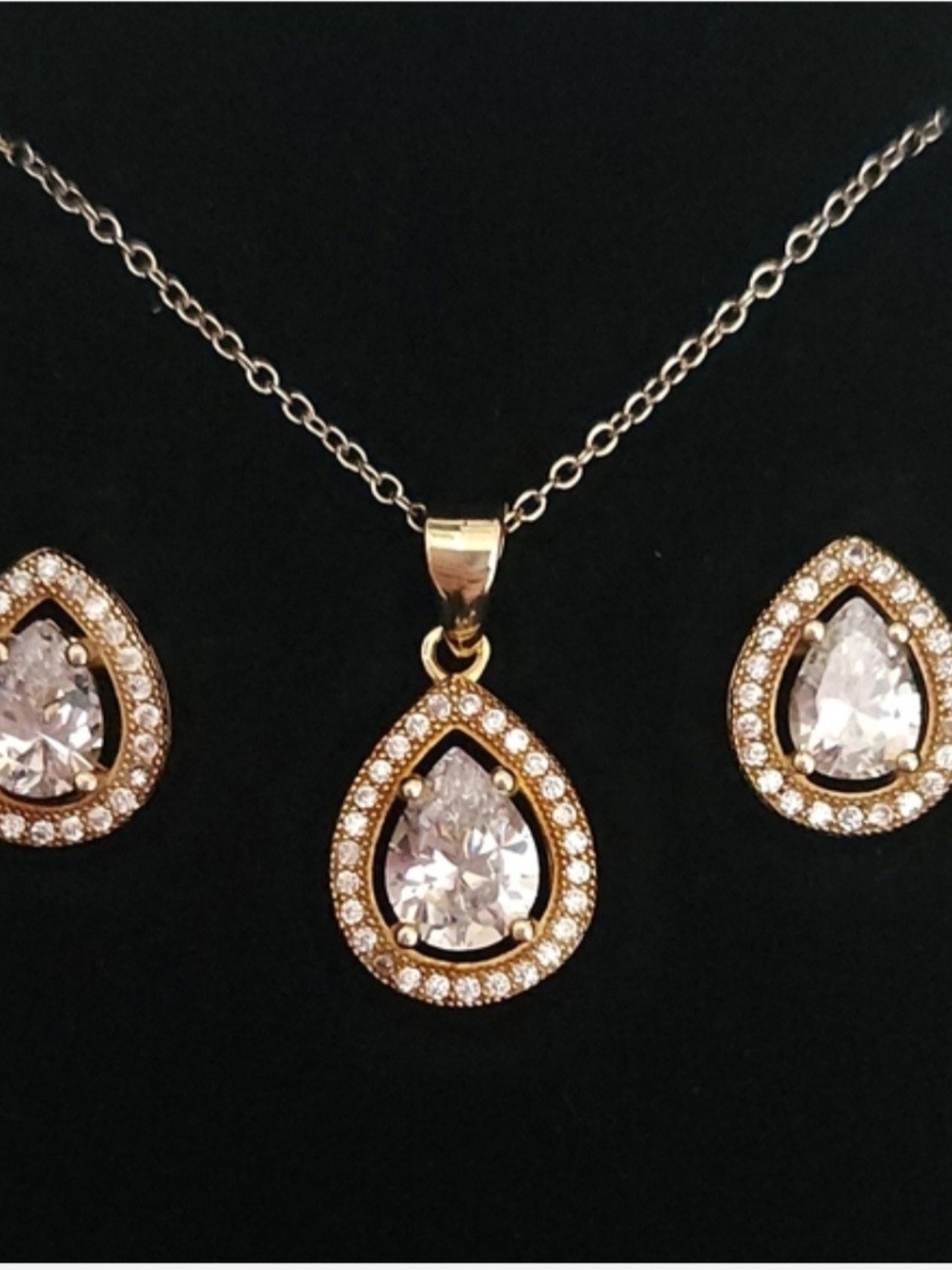 18K Gold Plated Teardrop Necklace & Earrings Set